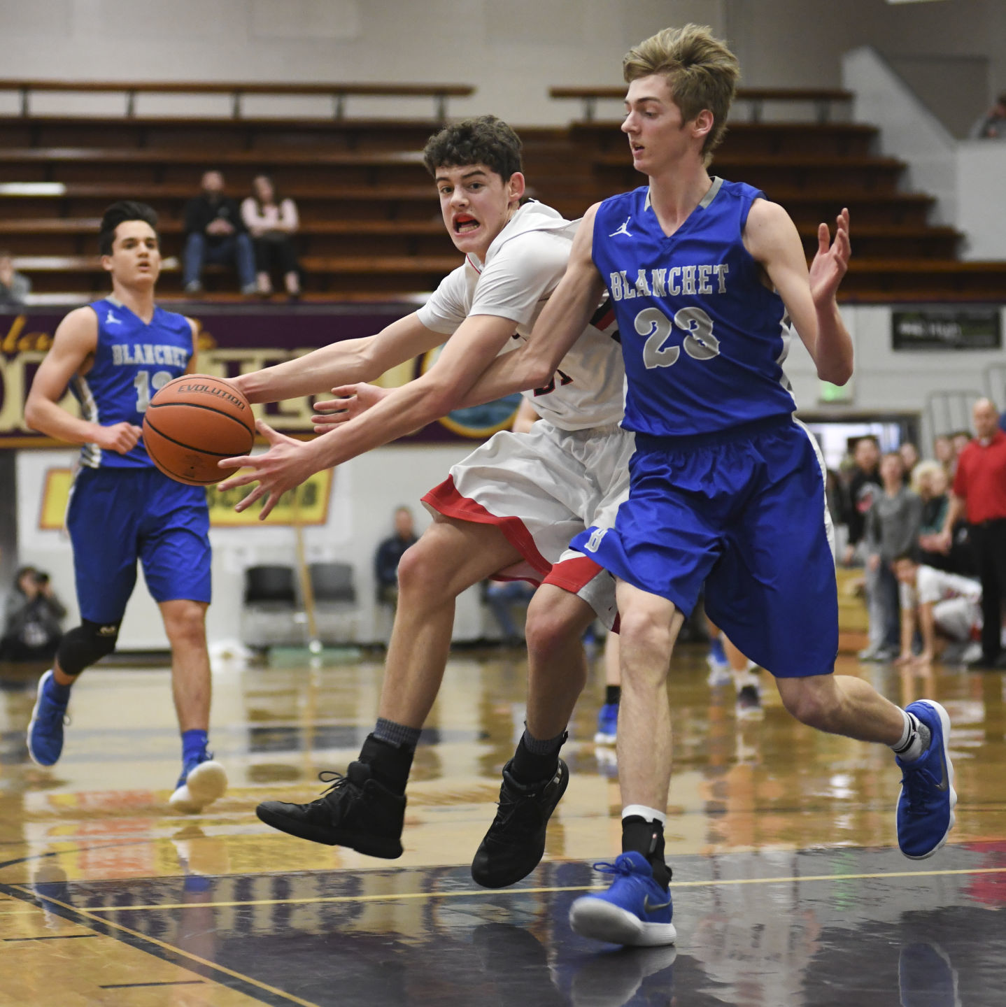 Santiam Christian falls to Blanchet Catholic, places fifth